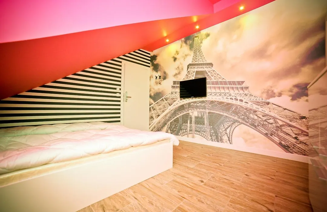 World Hostel - Old Town-1